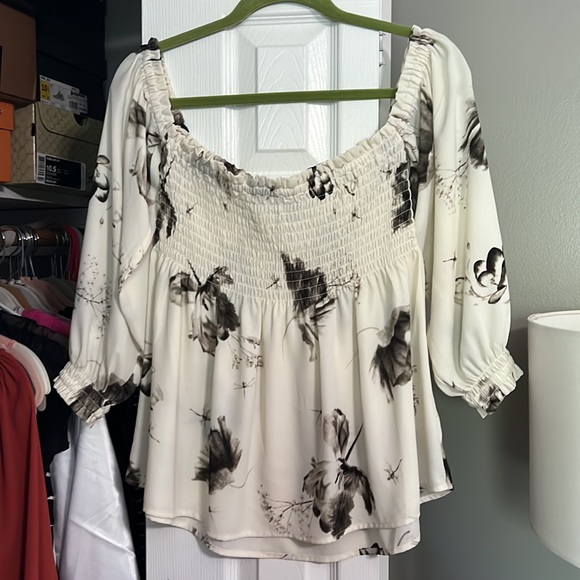 Off the shoulder top - Picture 2 of 2